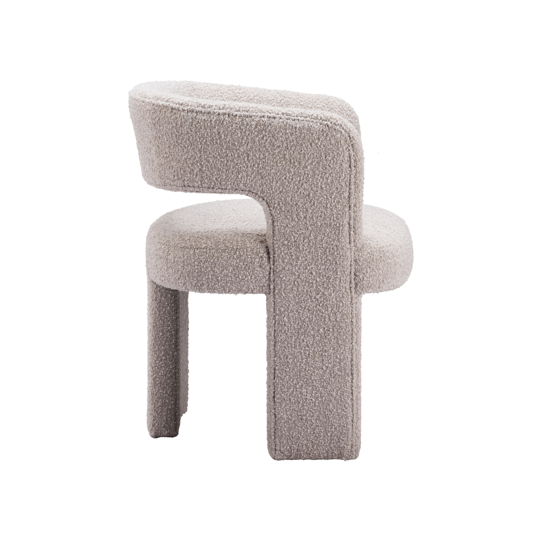 Sillón Java como silla de acento en sala moderna de concreto con mesa de madera